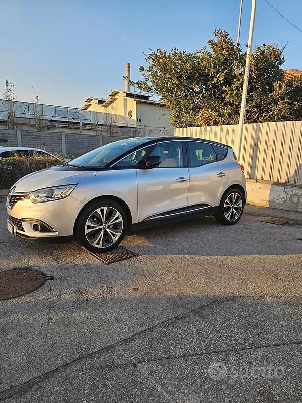 Usata Renault Scénic III 110 CV (80 kW) 2016 Grigio Monovolume
