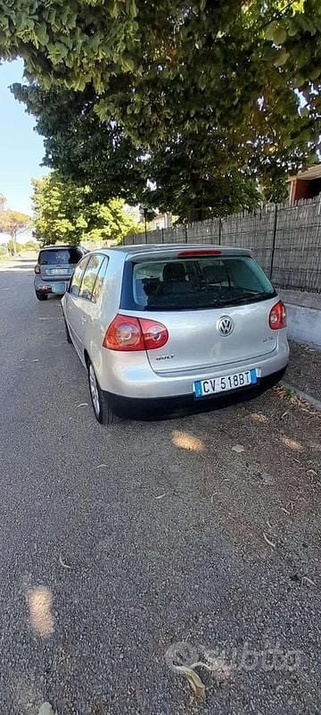 Usata 2005 VW Golf IV Tre volumi | 2500 € - Immagine 1/4
