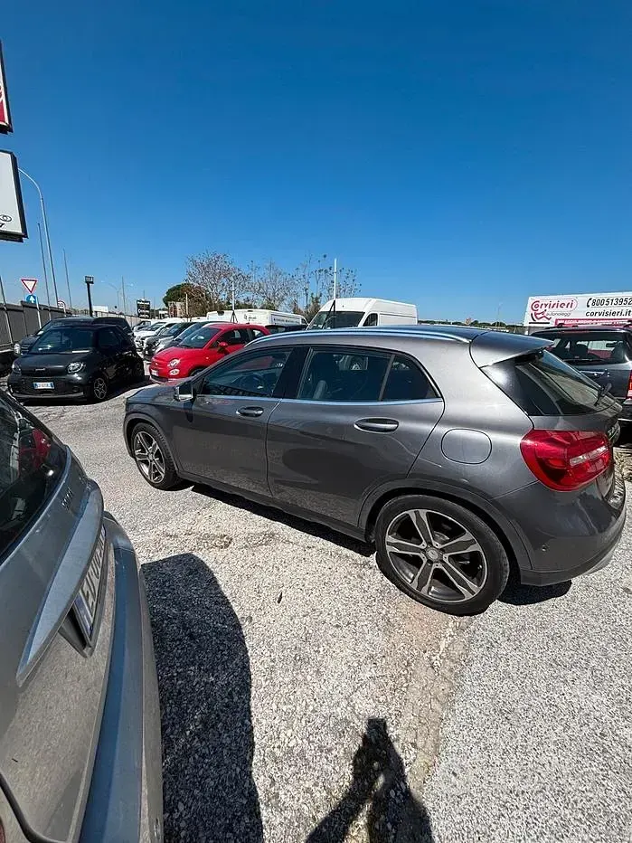 Usata Mercedes GLA200 Premium 136 CV (100 kW) 2015 Grigio SUV