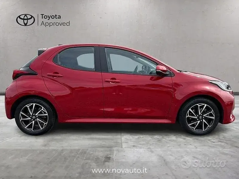 Usata Toyota Yaris Hybrid Trend 116 CV (85 kW) 2022 Rosso Berlina