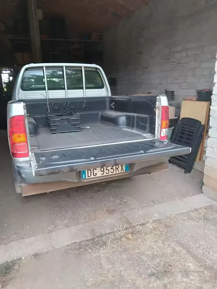 Usata Toyota HiLux 120 CV (88 kW) 2007 Grigio Pick-up