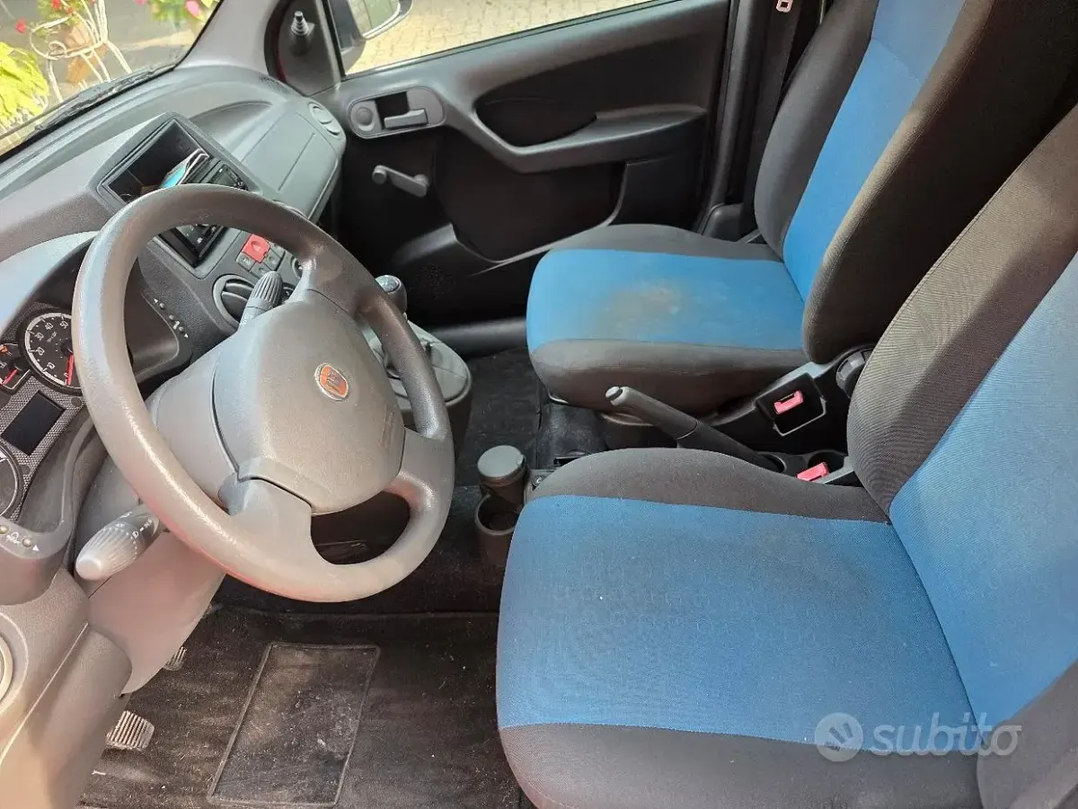 Usata Fiat Panda 69 CV (50 kW) 2011 Rosso Utilitaria