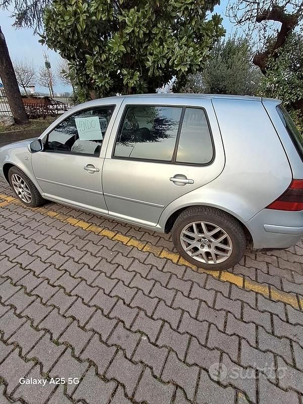 Usata VW Golf IV 101 CV (74 kW) 2003 Grigio Berlina