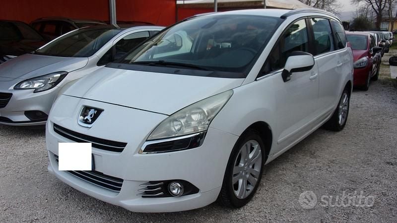 Usata Peugeot 5008 Active 120 CV (88 kW) 2012 Bianco Monovolume