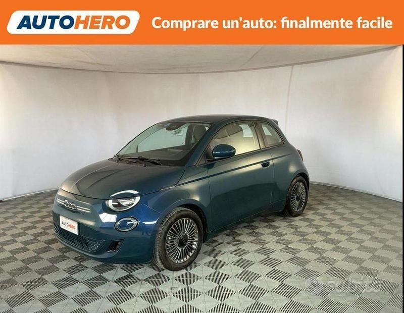 Usata Fiat 500e Icon 86 kW (118 CV) 2023 Blu Utilitaria