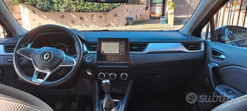 Usata Renault Captur Techno 101 CV (74 kW) 2023 Blu/azzurro SUV