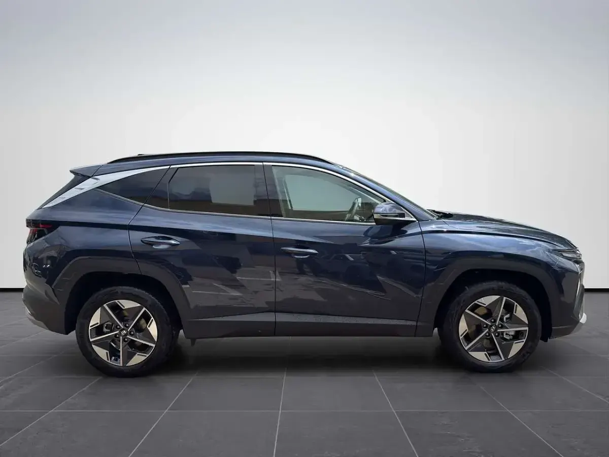 Nuova Hyundai Tucson 179 CV (131 kW) 2026 Sailing blue pearl SUV