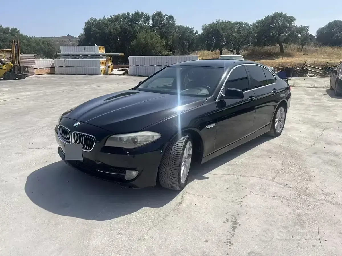 Usata BMW 520 184 CV (135 kW) 2011 Nero Berlina