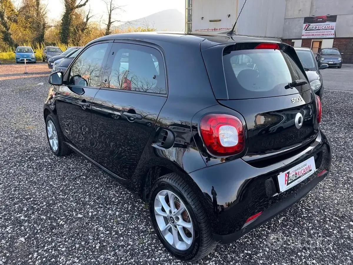 Usata Smart ForFour Passion 71 CV (52 kW) 2019 Nero Utilitaria