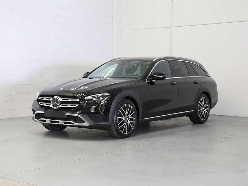 Usata Mercedes E220 All-Terrain Premium 200 CV (147 kW) 2022 Nero Station wagon