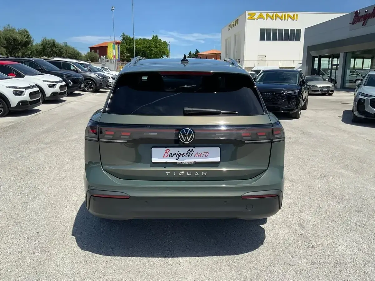 Usata VW Tiguan Edition 150 CV (110 kW) 2024 Verde SUV