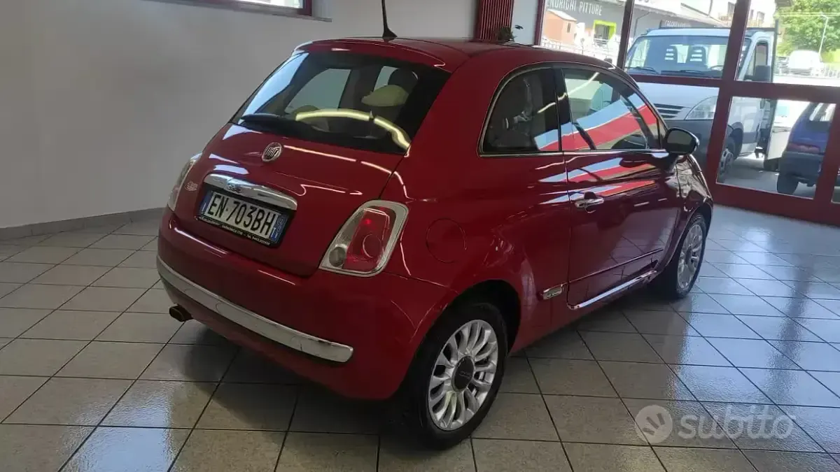 Usata Fiat 500 Lounge 70 CV (51 kW) 2012 Rosso Utilitaria