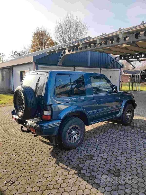 Usata Mitsubishi Pajero Top 150 CV (110 kW) 1993 Grigio SUV