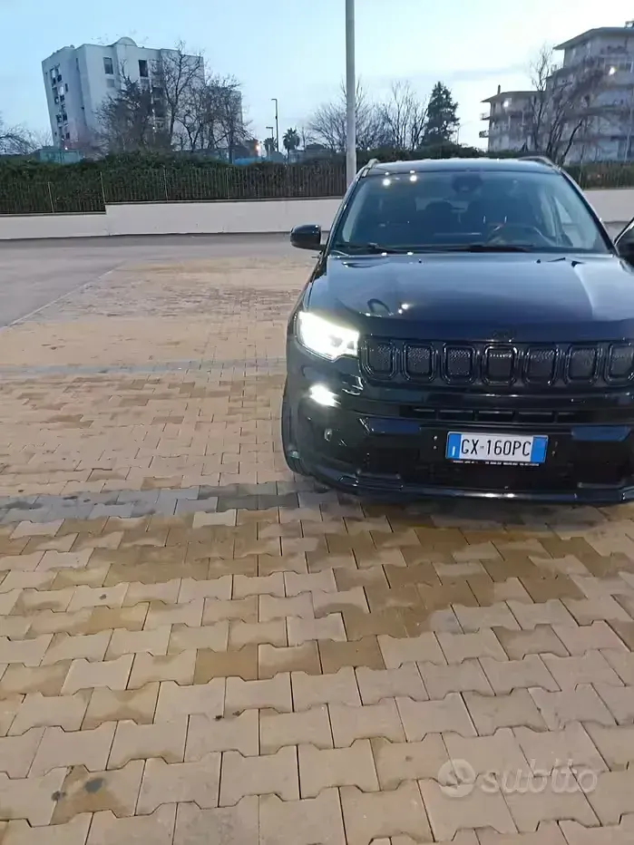 Usata Jeep Compass 131 CV (96 kW) 2022 Nero SUV