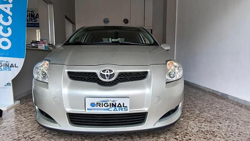 Usata Toyota Auris Sol 89 CV (65 kW) 2009 Grigio Utilitaria