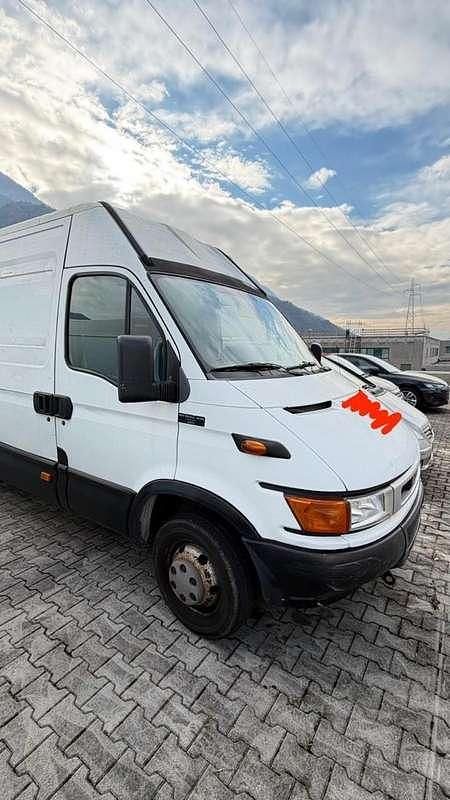 Usata Iveco Daily 177 CV (130 kW) 2001