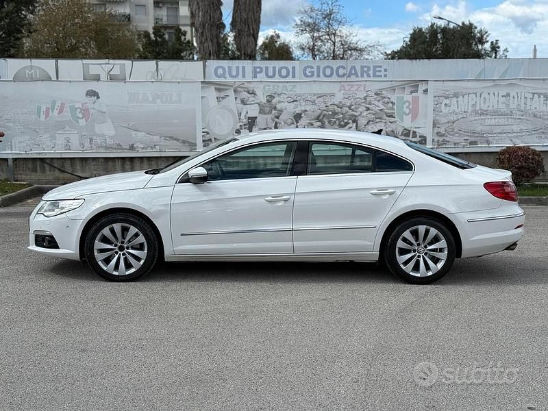 Usata VW Passat 143 CV (105 kW) 2010 Bianco Berlina