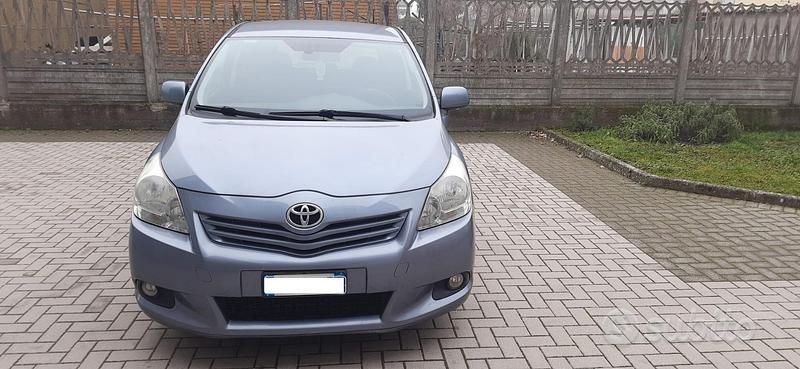Usata Toyota Verso 126 CV (92 kW) 2009 Monovolume