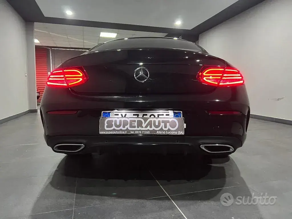 Usata Mercedes C220 AMG 194 CV (142 kW) 2020 Nero Coupé