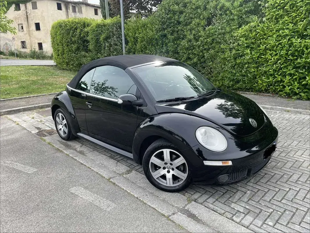 Usata VW New Beetle 105 CV (77 kW) 2007 Nero Utilitaria