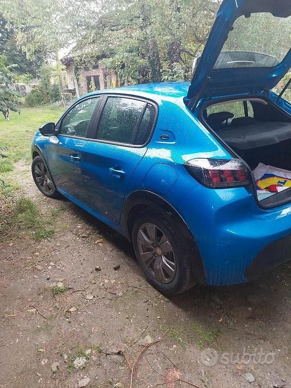 Usata Peugeot e-208 75 kW (102 CV) 2020 Blu Utilitaria