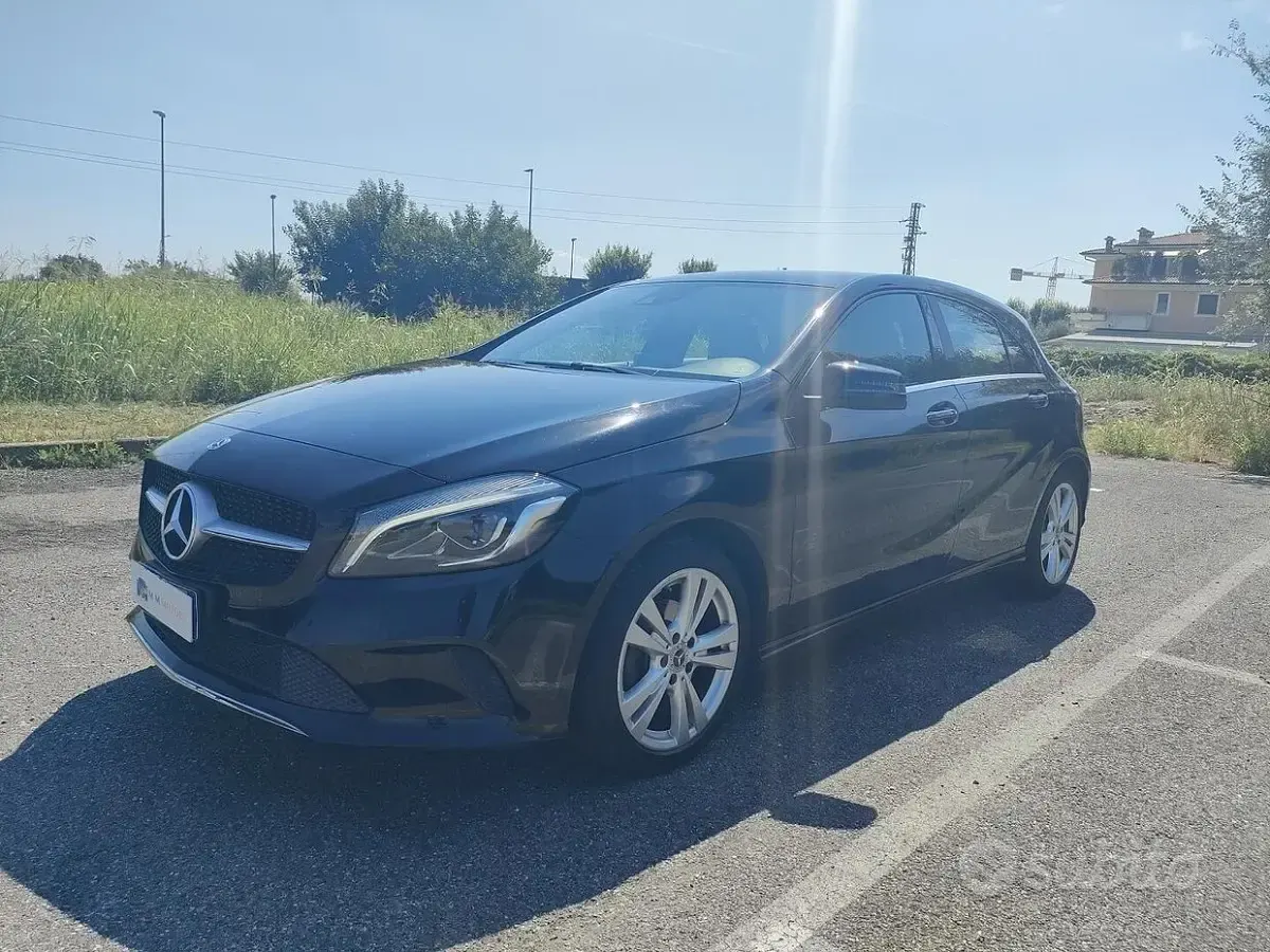 Usata Mercedes A180 109 CV (80 kW) 2017 Nero Utilitaria