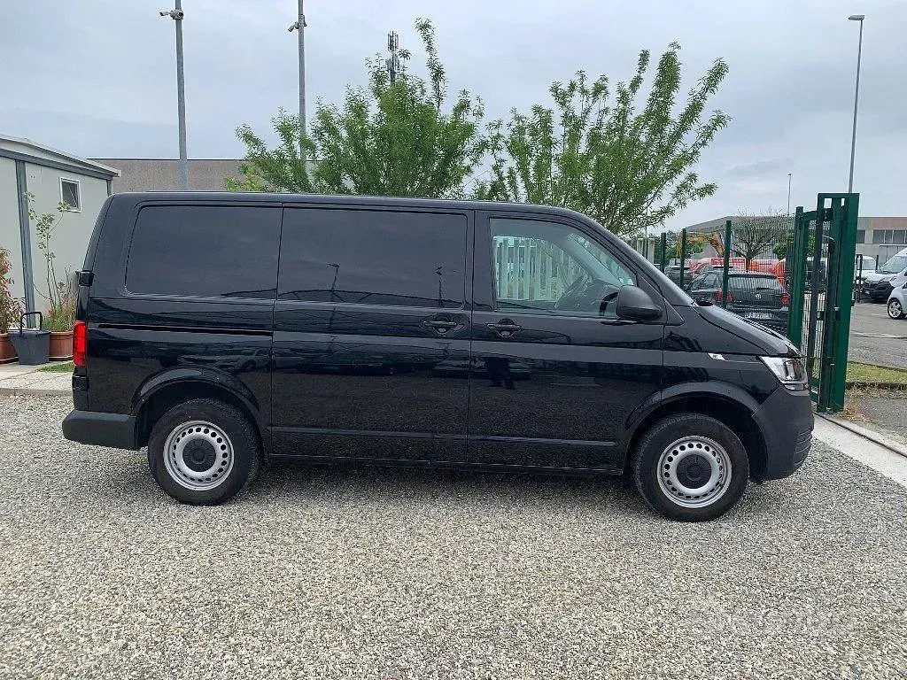 Usado VW Transporter 150 CV (110 kW) 2020 Negro Van