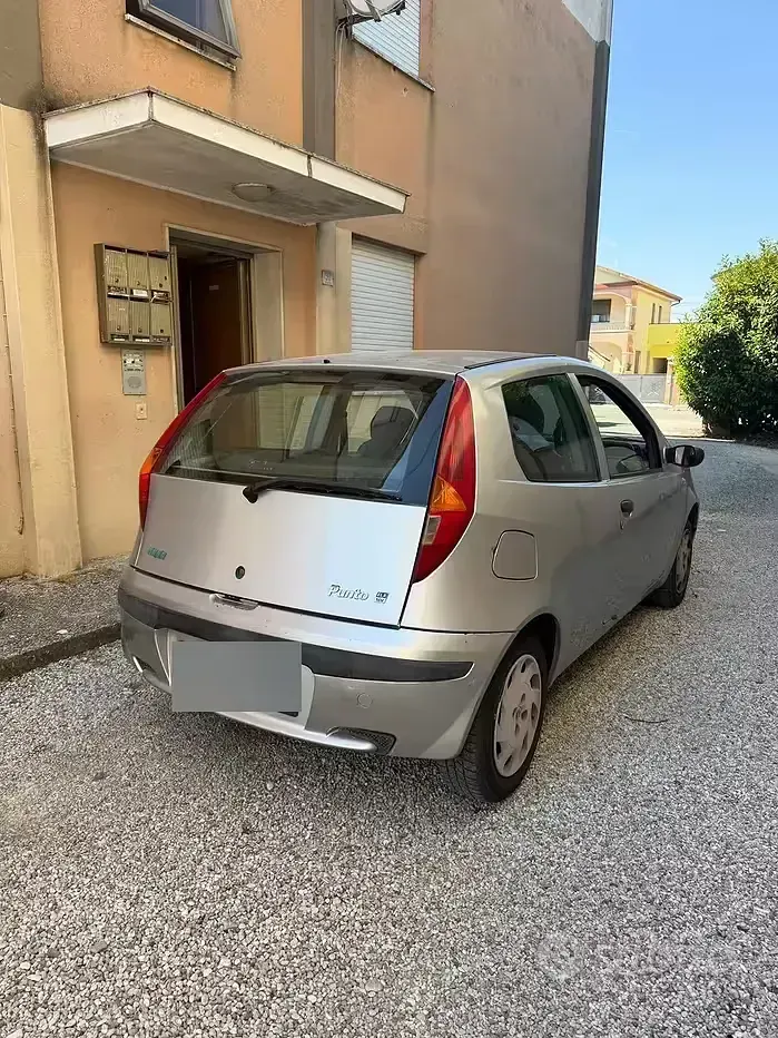 Usata Fiat Punto 80 CV (58 kW) 2003 Grigio Utilitaria