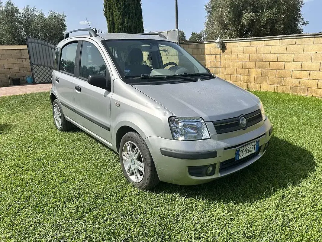 Usata Fiat Panda Emotion 69 CV (50 kW) 2004 Utilitaria
