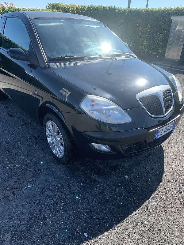 Usata Lancia Ypsilon 60 CV (44 kW) 2005 Utilitaria