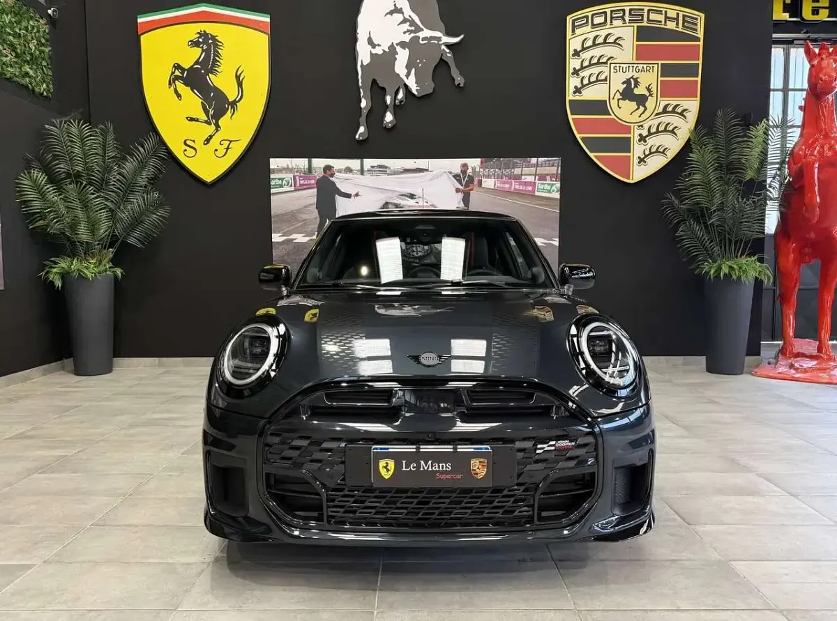 Usata Mini John Cooper Works 204 CV (150 kW) 2025 Legend grey Utilitaria