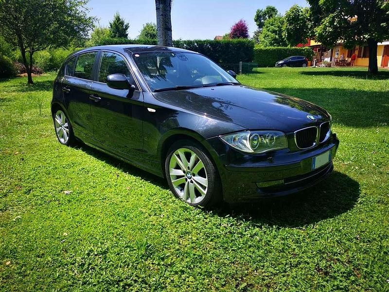 Usata BMW 120 Efficient Dynamics 177 CV (130 kW) 2010 Nero Utilitaria