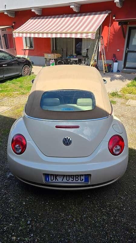 Usata VW New Beetle 102 CV (75 kW) 2008 Beige Utilitaria
