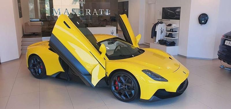 Usata Maserati MC20 630 CV (463 kW) 2022 Giallo modena Coupé