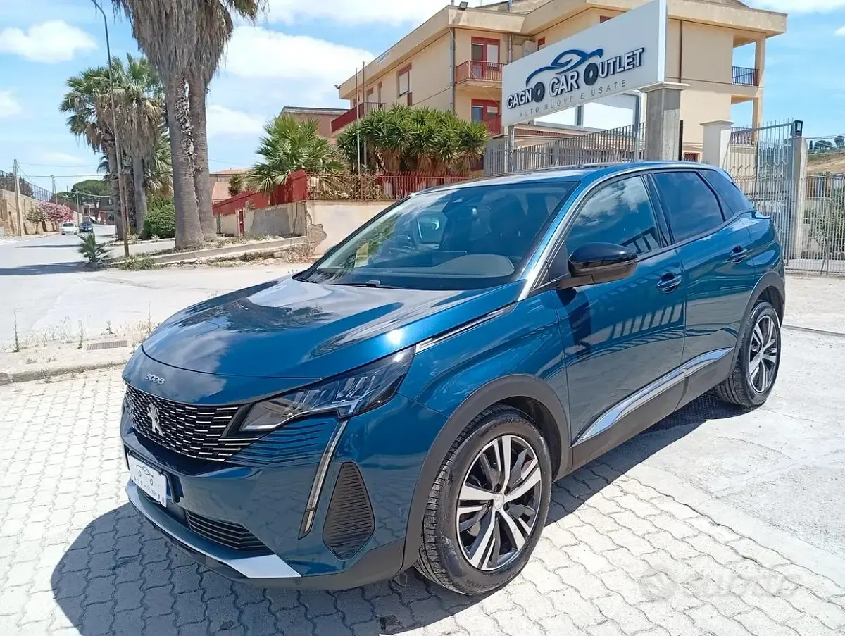 Usata Peugeot 3008 Allure 131 CV (96 kW) 2022 Bluazzurro SUV