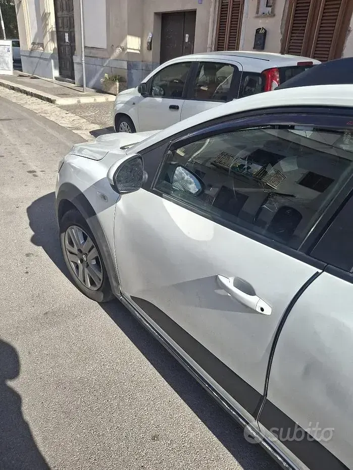 Begagnad Dacia Sandero Stepway 90 HK (66 kW) 2022 Vit Sedan