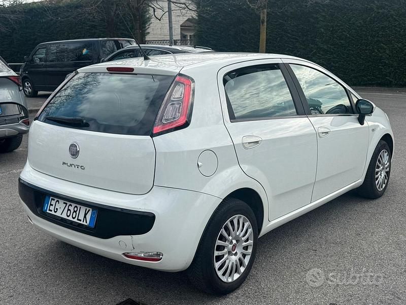 Usata Fiat Grande Punto 65 CV (47 kW) 2011 Bianco Utilitaria