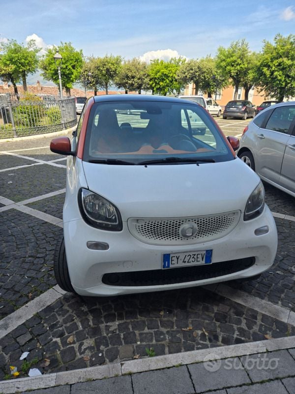 Usata 2014 Smart ForTwo Coupé Utilitaria | 6990 € (Buon prezzo) - Immagine 1/4
