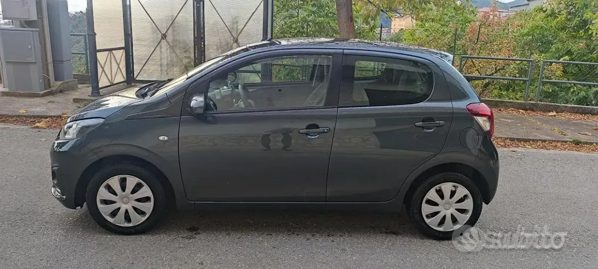 Usata Peugeot 108 69 CV (50 kW) 2018 Grigio Utilitaria