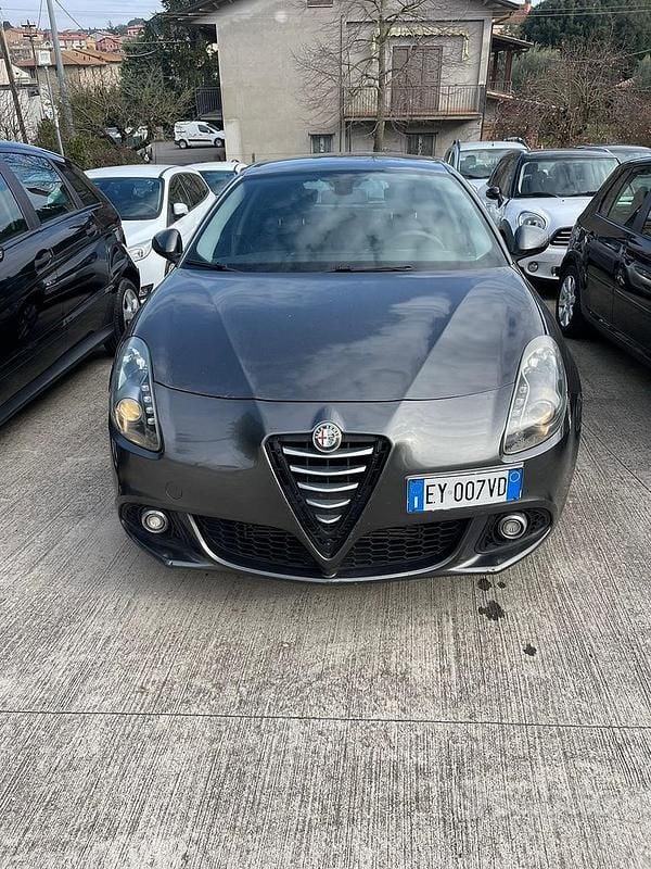 Usata Alfa Romeo Giulietta 105 CV (77 kW) 2015 Grigio Utilitaria