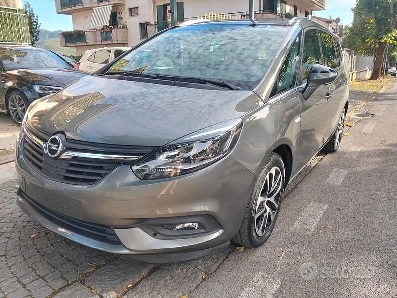 Usata Opel Zafira Innovation 120 CV (88 kW) 2018 Grigio Monovolume