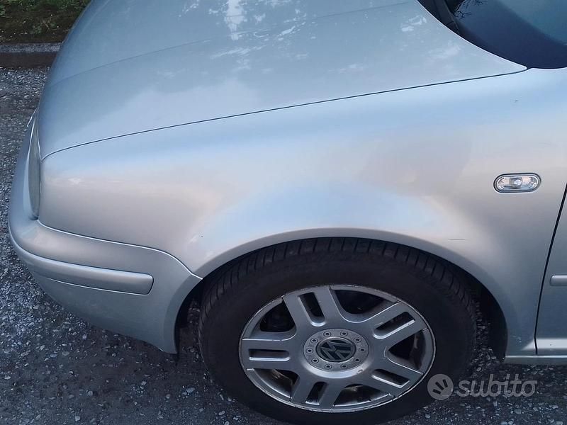 Usata VW Golf IV 110 CV (80 kW) 2002 Grigio Berlina