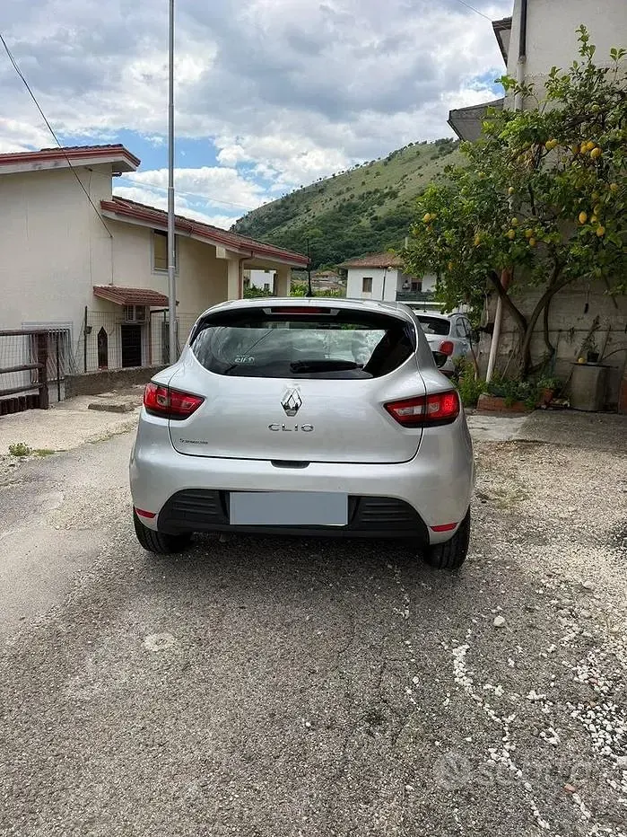 Usata Renault Clio V 75 CV (55 kW) 2023 Berlina