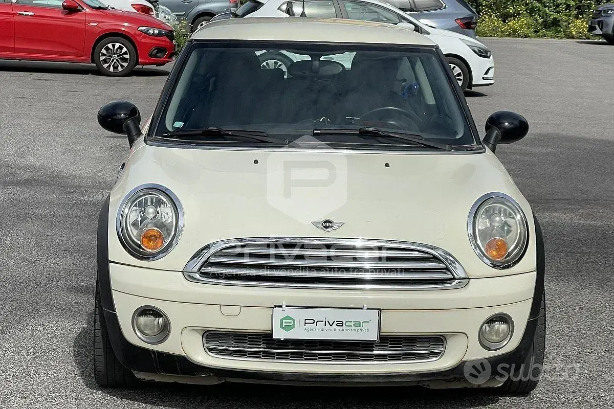 Begagnad Mini ONE 95 HK (69 kW) 2008 Vit Halvkombi