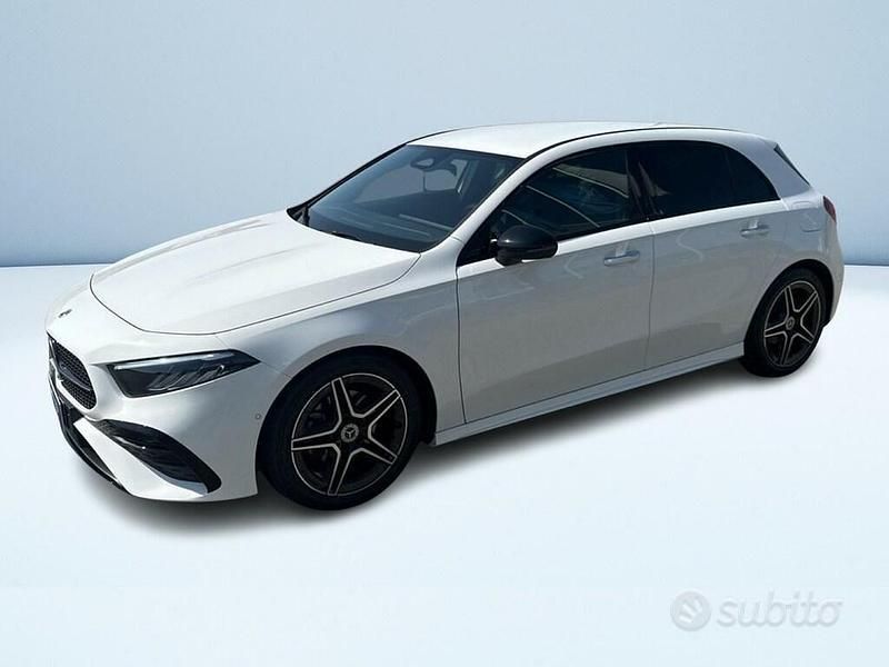Bianco metallizzato Usata 2023 Mercedes A200 Advanced Plus Tre volumi | 35.400 € (Cara) - Immagine 1/4