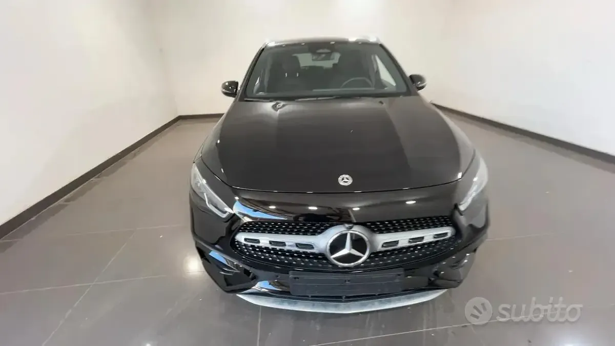 Usata Mercedes GLA200 Advanced 150 CV (110 kW) 2024 Nero SUV