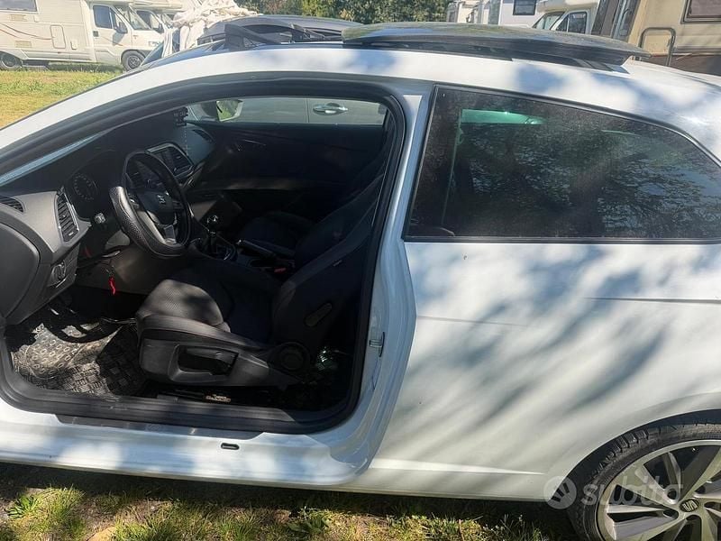 Usata Seat Leon FR 150 CV (110 kW) 2014 Bianco Coupé