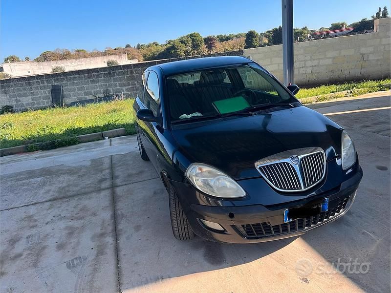 Nero Usata 2005 Lancia Ypsilon Due volumi | 2500 € (Molto cara) - Immagine 1/4