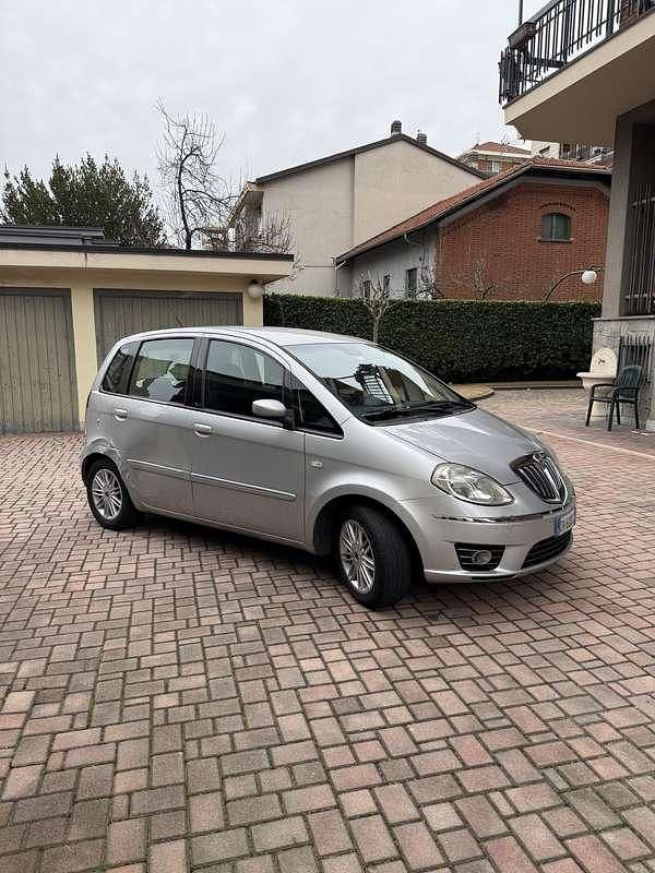 Usata Lancia Musa 77 CV (56 kW) 2009 Monovolume