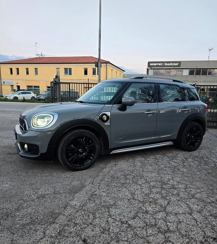 Usata Mini Cooper Countryman Business 135 CV (99 kW) 2019 Grigio SUV